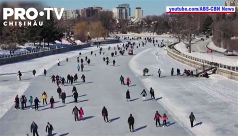 Cel Mai Mare Patinoar Natural Din Lume Care Are O Lungime De