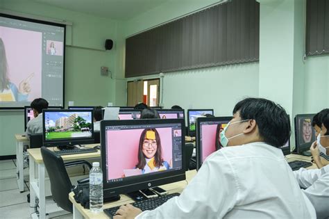 ภาพบรรยากาศการอบรมโครงการเตรียมความพร้อมเสริมสร้างประสบการณ์ในวิชาชีพ “การออกแบบสื่อ