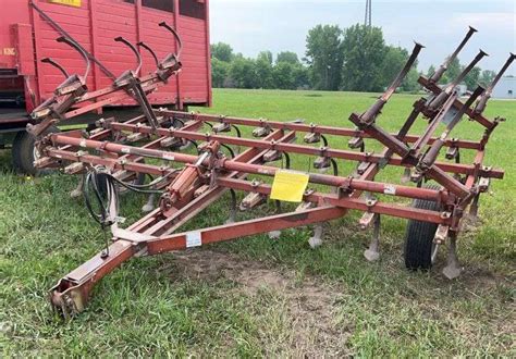 Ih 45 Vibra Shank Field Cultivator 18 Hydraulic Lift Manual Fold Wings Maring Auction Co Llc