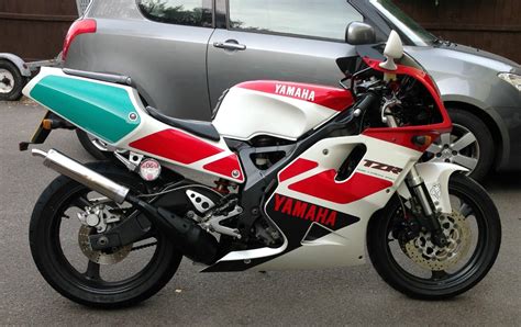 Yamaha TZR 250 3XV In Red White