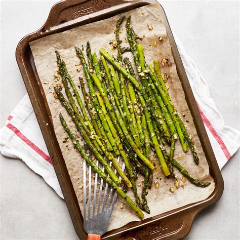 Roasted Asparagus With Garlic Recipe | Epicurious