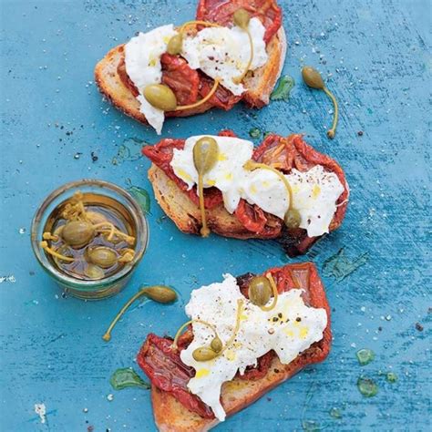 Recette Bruschettas De Tomates Marin Es Et Burrata Marie Claire