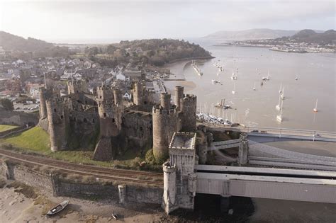 Conwy Castle – The Oasis Seafront Hotel Llandudno