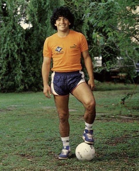 20 Rare Photographs Of A Very Young Diego Maradona From The Late 1970s