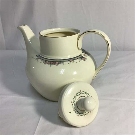 Royal Doulton Teapot Creamer Sugar Bowl And Peppersalt Albany