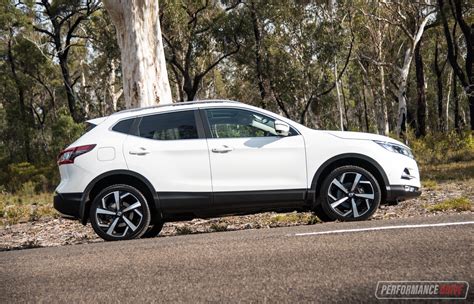 Nissan Qashqai N Tec Side Performancedrive