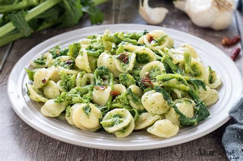 Ricetta Orecchiette Con Cime Di Rapa Ricetta Gustosa E Saporita