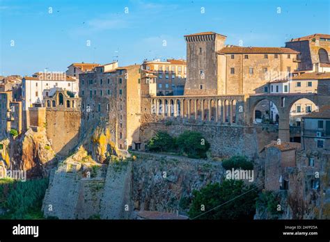 Tuff buildings hi-res stock photography and images - Alamy