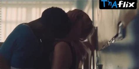 Emma Mackey Butt Underwear Scene In Sex Education Tnaflix