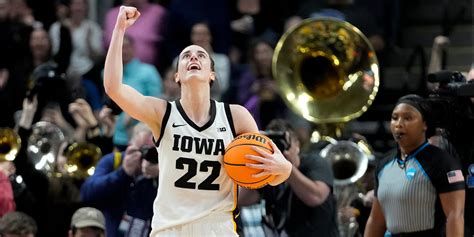 Caitlin Clark Paints Another Masterpiece for Iowa - WSJ