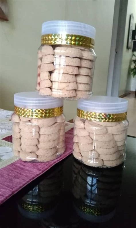 Kuih Bangkit Kelapa Food Drinks Homemade Bakes On Carousell