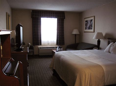 Travel Reviews & Information: Alexandria, Minnesota -- Holiday Inn