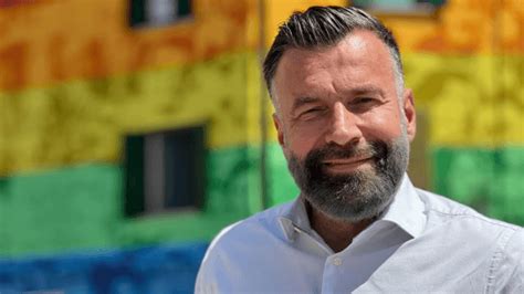 Karin Ann Intervista Alla Giovane Cantante Idolo Della Generazione Z NellEst Europa Gay It