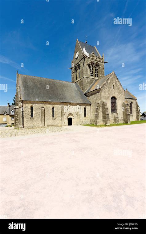 Sainte mere eglise 1944 hi-res stock photography and images - Alamy