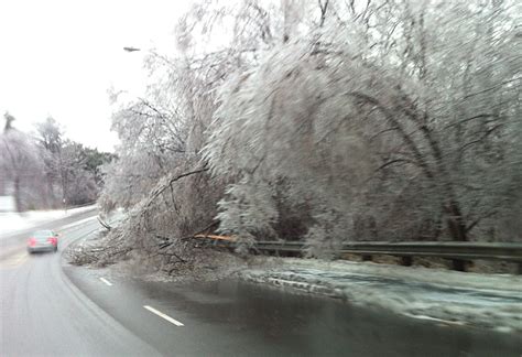 Toronto Ice Storm Leaves Thousands Without Power #DarkTO | Toronto Teacher Mom