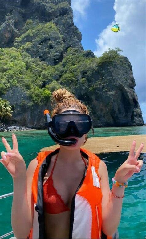 7 Hot Sexy Simone Marval Bikini Pics