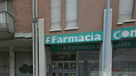 Farmacia Via Ferrarese Tenta Rapina Ma Il Farmacista Si Rifiuta