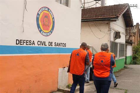 Defesa Civil De Santos Orienta Moradores Dos Morros Sobre Riscos No