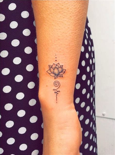 20 Beautiful Wrist Tattoo Ideas Flower Wrist Tattoos Unalome Tattoo