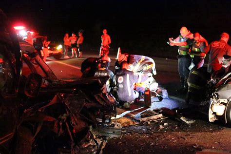 Dois Ficam Feridos Em Colis O De Vectra E Doblo Na Itapira Jacutinga