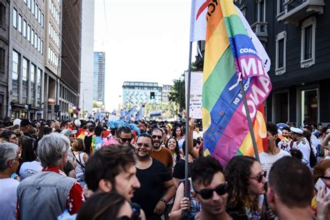 Gay Pride Milano La Sfilata Corriere It