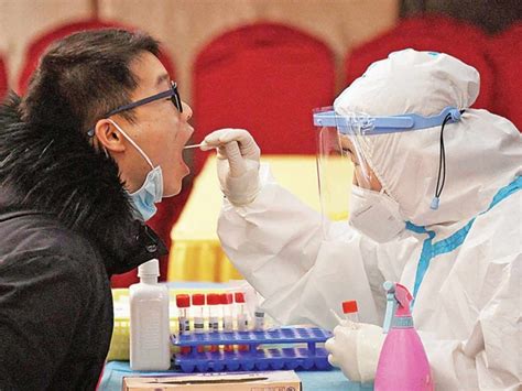 Prueba anal de Covid en China desata polémica La Red noticias