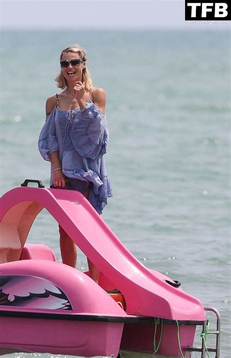 Michelle Hunziker Bikini 29 Photos Sexy E Girls