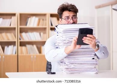 1,391 Funny accountant calculator Images, Stock Photos & Vectors | Shutterstock