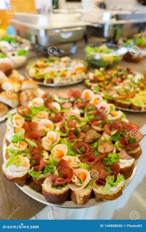 Tabela De Banquete De Abastecimento Belamente Decorada Os Petiscos