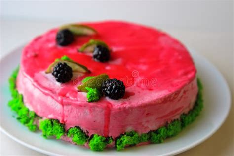 Torta Con Las Fresas Y La Crema Imagen De Archivo Imagen De Delicioso