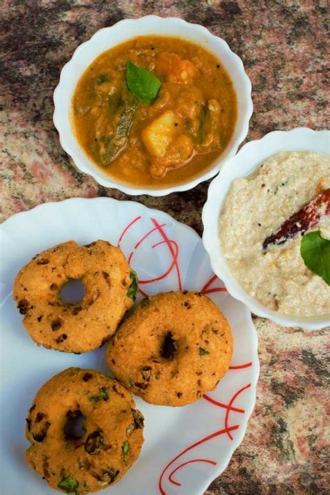 Uzhunnu Vada Medu Vada Lentil Fritters Something S Cooking