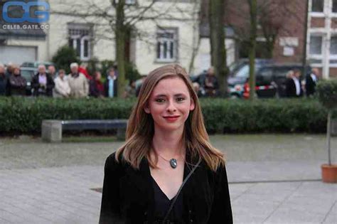 Carolyn Genzkow Nude Pictures Photos Playboy Naked Topless Fappening