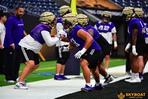 Washington Huskies 2024 Cfp National Championship Saturday Practice