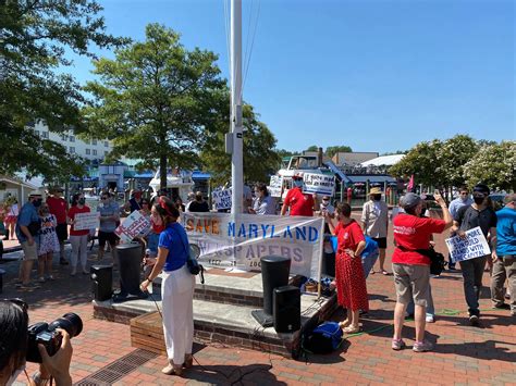 Capital Gazette staff protests Annapolis newsroom closure - WTOP News