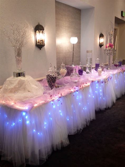 Mesa Adornada Con Luces Ideal Para Cualquier Tipo De Evento