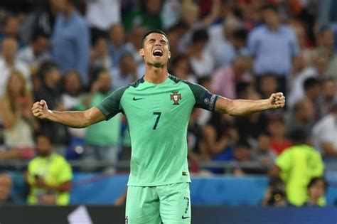 Cristiano Ronaldo Marca Iguala Recorde E Garante Portugal Na Decis O