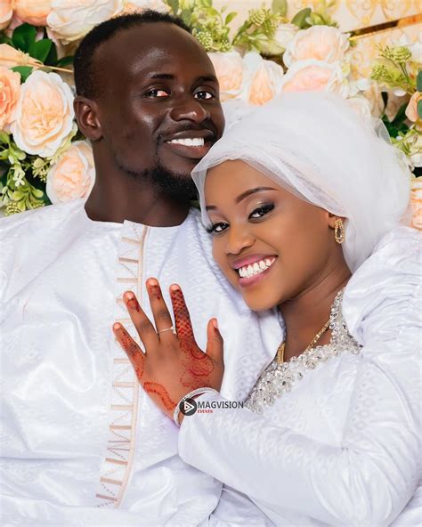 Mariage Sadio Mané saffiche avec son épouse LASNEWS