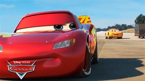 A Jornada Da Amizade De Rel Mpago Mcqueen E Cruz Ramirez Pixar Carros