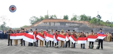 Semarakkan HUT RI Ke 78 Pemkot Bengkulu Bagikan 10 Juta Bendera Merah