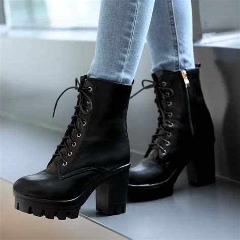 Venta Botas Con Cordones Y Plataforma En Stock