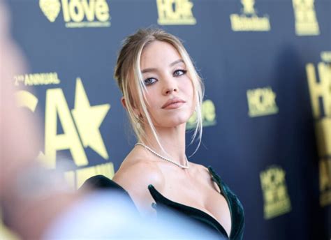 Sydney Sweeney Flaunts Spectacular Boobs At 2nd Annual Hca Tv Awards In