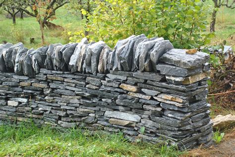 La Construction Des Murs De Pierres S Ches Du Jura Ressuscitent Un