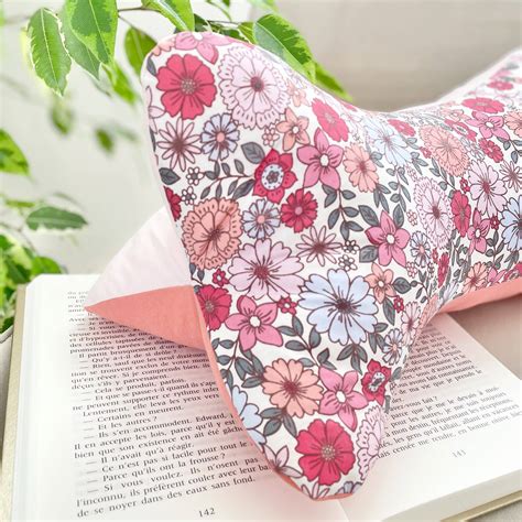 Coussin De Lecture Fleuri Escale En Bord De Page