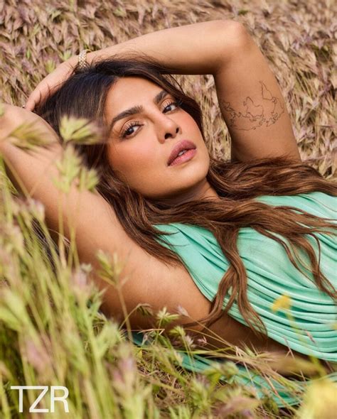 Priyanka Chopra Sets Internet On Fire With Her Hot Sexy Pictures