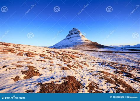 kirkjufell mountain  sunrise iceland stock photo image  fall