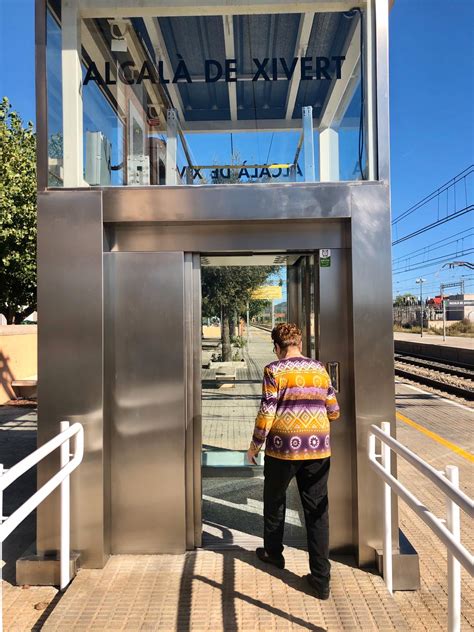 La estación de tren de Alcalà de Xivert ya es completamente accesible