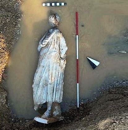 Turchia Statua Di Oltre 2000 Anni Riemerge In Un Torrente Scienze