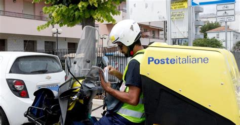 Poste Italiane Assume Portalettere In Tutta Italia Basta Il Diploma