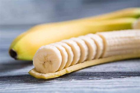 Fact check : Are seedless bananas fake? - THIP Media