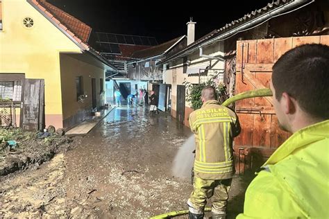 Jako Nevrijeme U Sloveniji Padavine Izazvale Poplave BN